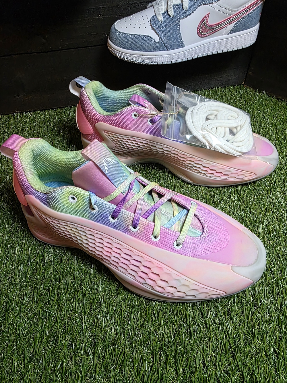 9.5m adidas Anthony Edwards 1 Low Pink Multicolor Gradient Sneakers